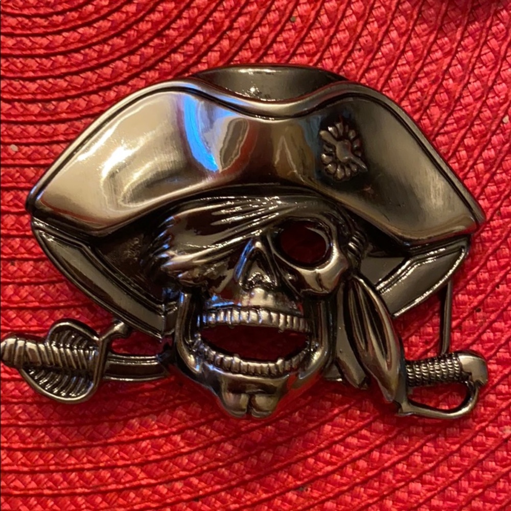 Pirate belt buckle